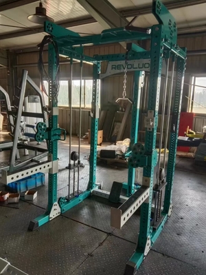 Equipamento de ginástica de máquina Smith multifuncional de aço personalizado para interiores com pilhas de peso
