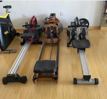Máquina de remo aquático dobrável com função de dobragem em equipamentos de ginástica