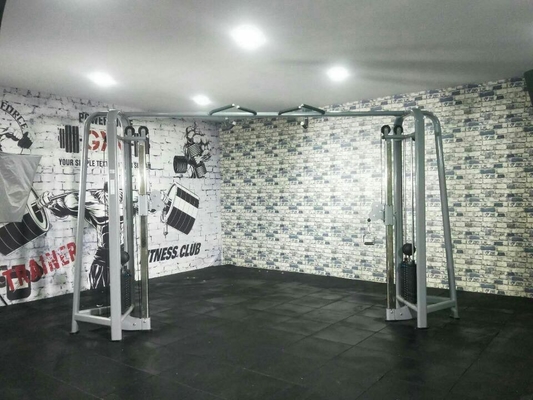 Equipamento de ginástica comercial Máquina de cruzamento por cabo ajustável de várias estações com carregador médio