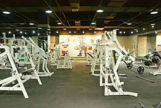 Equipamento de exercício físico com placa ISO-LATERAL Pressão no ombro para a máxima ativação muscular