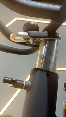 Área de piso 0,8 Indoor Spin Ciclismo de bicicleta para exercício aeróbico em casa e comercial