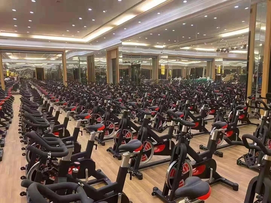 Equipamento de ginástica em casa de aço bicicleta interior giratória para treinamento profissional