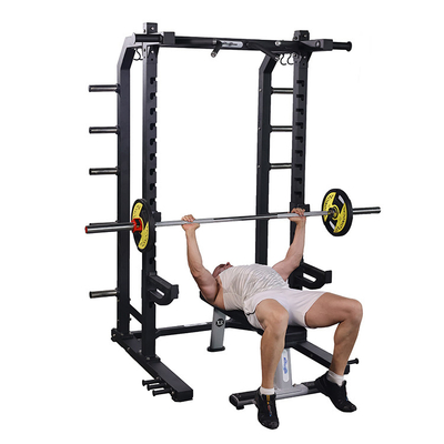 Exercício de treinamento de força com acessórios de ginástica Rack de máquina e Power Squat Rack