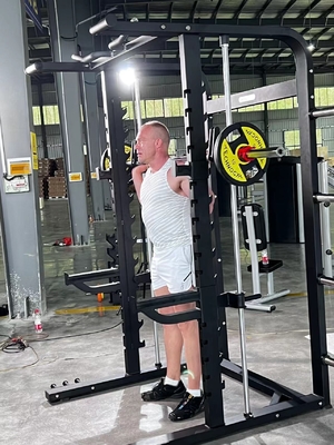 Tubos retangulares de aço Q235 Multifuncional Fitness Squat Rack para treinamento de força