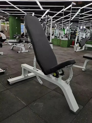 A multi-bancada comercial da Befreeman é a adição perfeita ao centro de fitness.