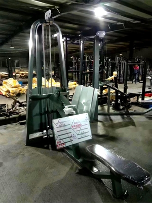Máquina de cadeira baixa de aço para peito ombro traseiro braços Exercício em equipamentos de ginástica