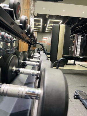 Equipamento de ginástica para levantamento de pesos sem aço Dumbbell Borracha revestida para Unisex 5-25kg