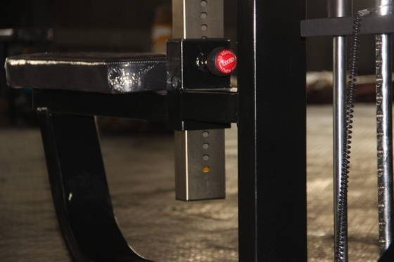 Equipamento de ginástica comercial em pilha de peso universal Pin carregado de aço sentado Lat pulldown bar