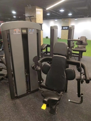 Centro Comercial de Ginástica Máquina de Enrolar Biceps Sentada Carregada com 80 Kg de Peso