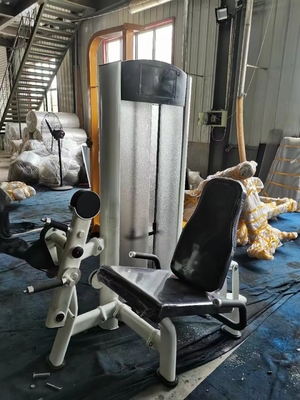 Máquina de extensão de pernas sentada ajustável para exercícios de fortalecimento de quadríceps