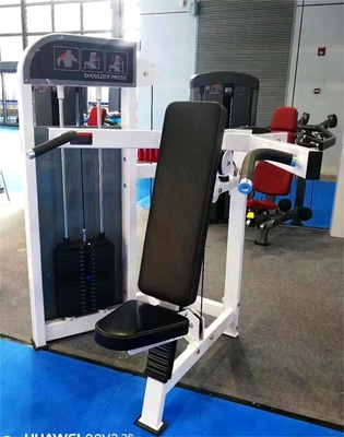 Máquina de ginástica em casa de carga média para exercícios de pressão no ombro usando o corpo de exercícios de fitness