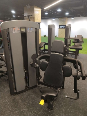 Máquina de enrolar bíceps de carregador médio de aço comercial para ginásio, clube de ginástica e construção corporal universal
